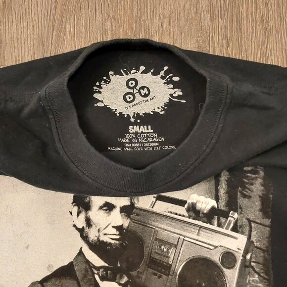 Abe Lincoln "Drop Beats, Not Bombs" T-Shirt | Black Graphic Tee | Size Small - Picture 3 of 3